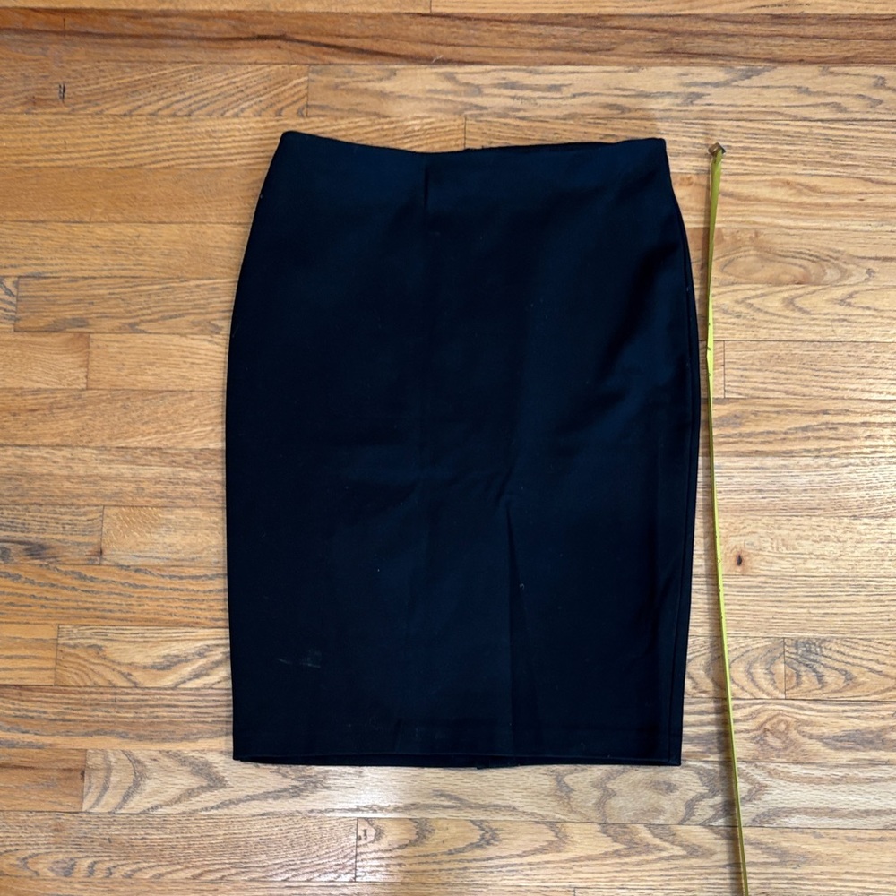 Black pencil skirt stretch size 6 excellent condition